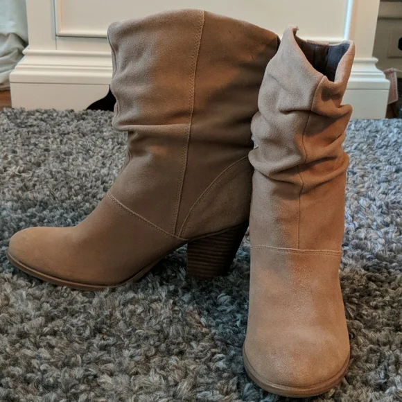 ALDO pull on suede boots - Picture 8 of 8